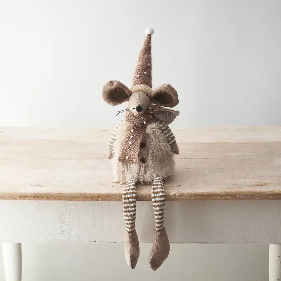 SOURIS ASSISE
