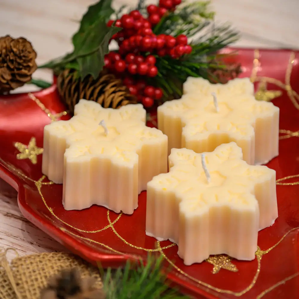 BOUGIE FLOCON DE NEIGE CREME   BISCUIT AU PAIN DEPICE