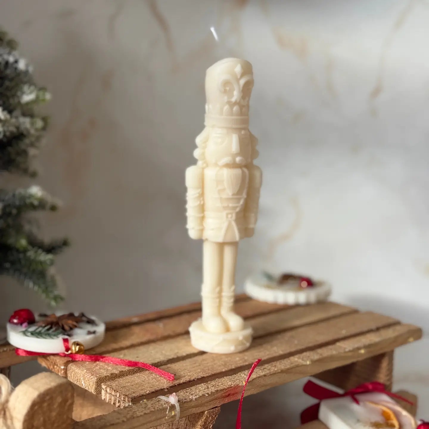 BOUGIE CASSE NOISETTE FESTIF   BISCUIT PAIN DEPICE