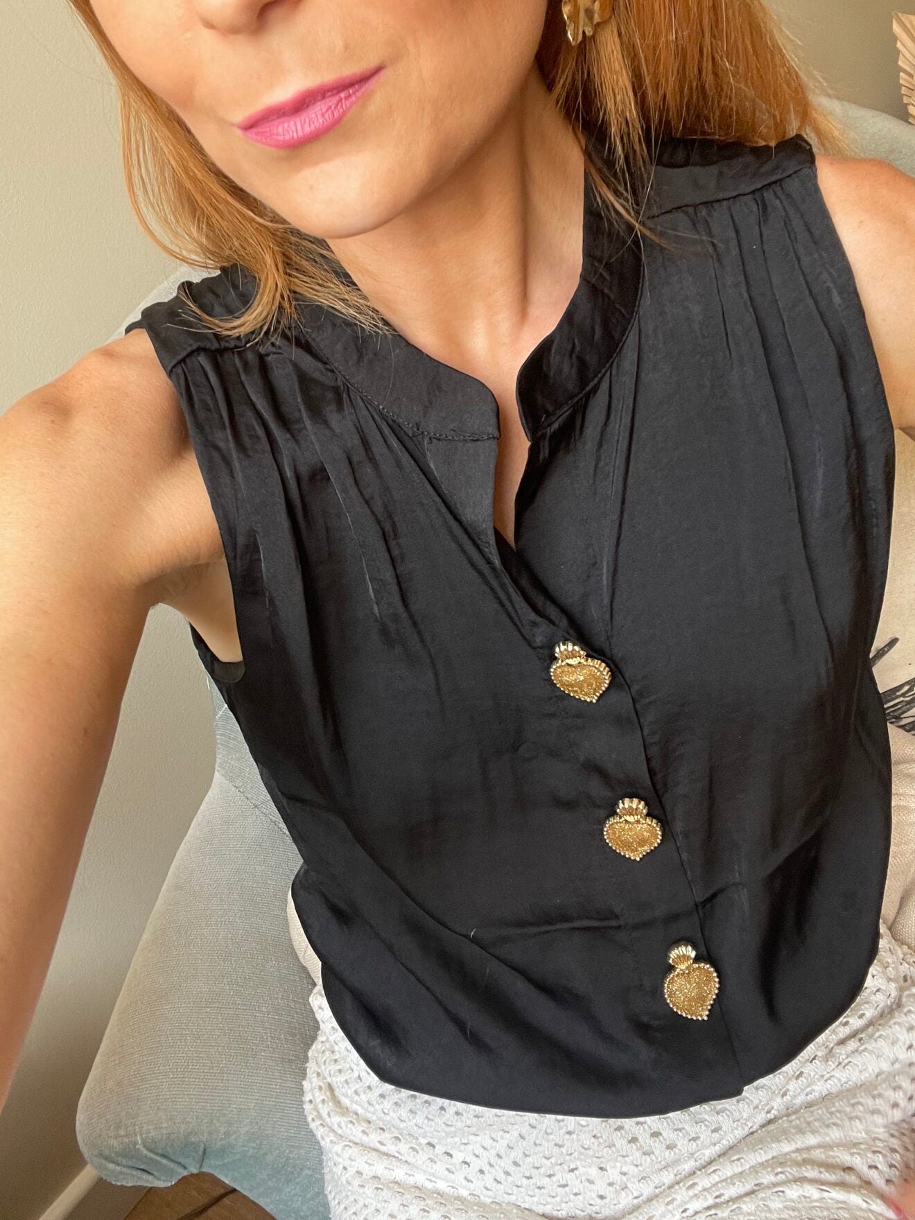 BIJOU DE BOUTON EXVOTO DOREE PAILLETE