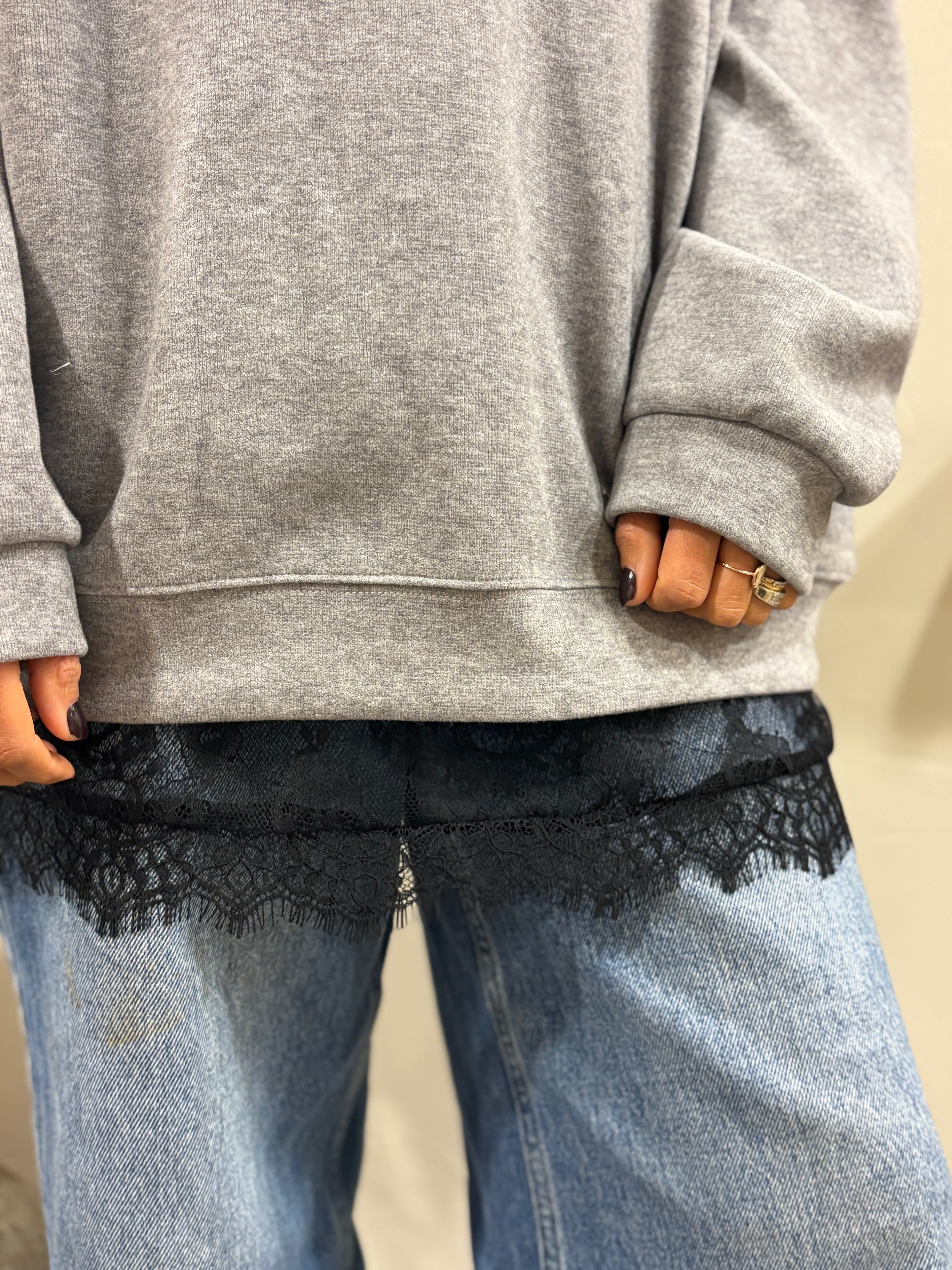Jupe en tulle avec dentelle florale noire