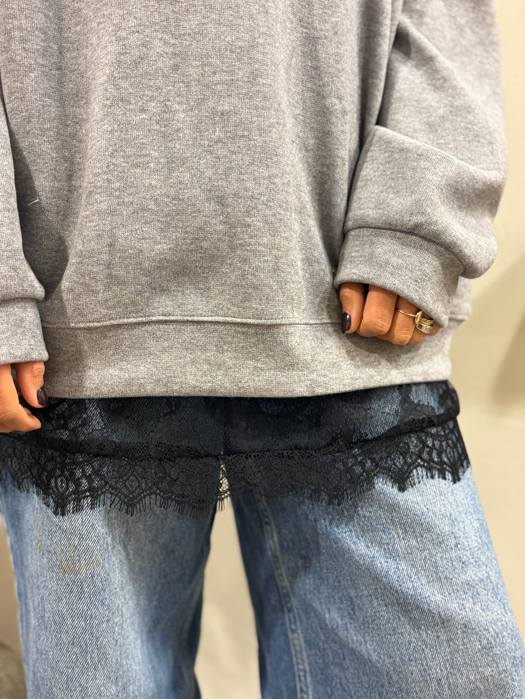 Jupe en tulle avec dentelle florale noire