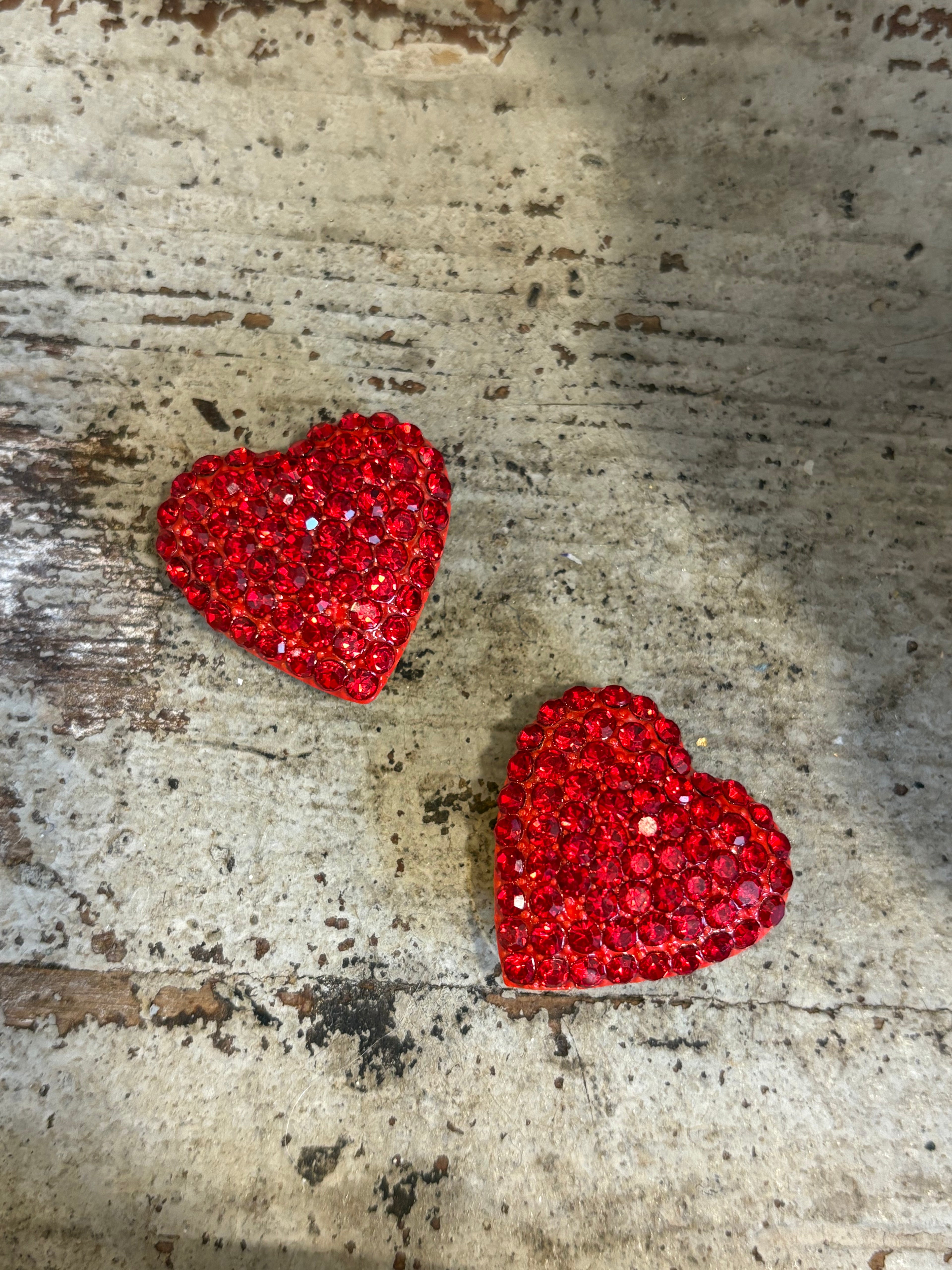 BIJOU DE BOUTON COEUR ROUGE