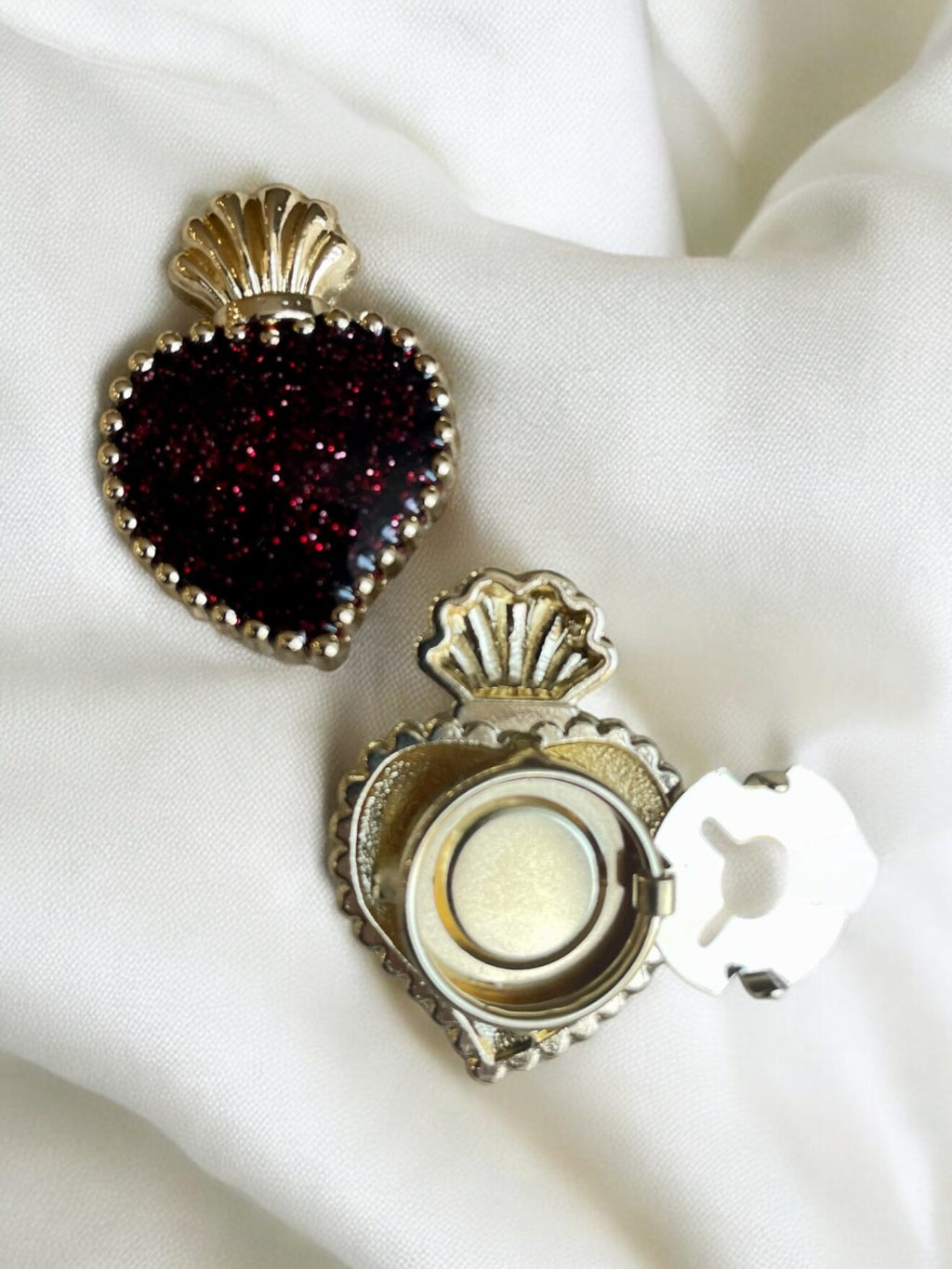 BIJOU DE BOUTON PAILLETE BORDEAU