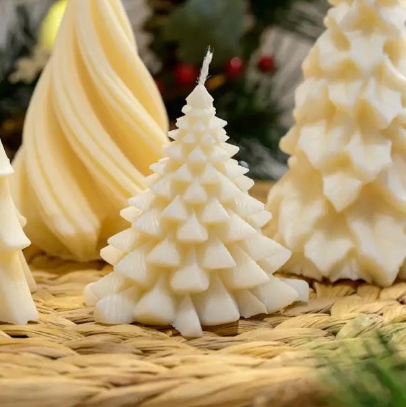 BOUGIE PETIT SAPIN CREME   BOIS DE SANTAL ET AMBRE