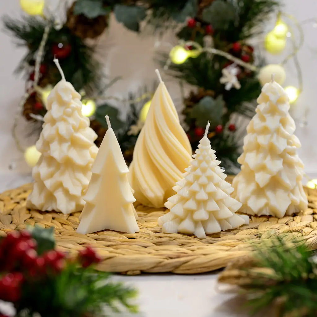 BOUGIE PETIT SAPIN CREME   BOIS DE SANTAL ET AMBRE