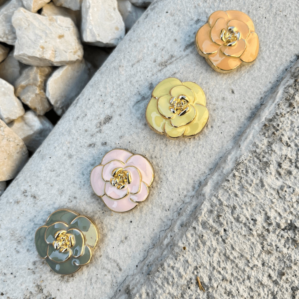 Bijou de bouton - Nicole Abricot