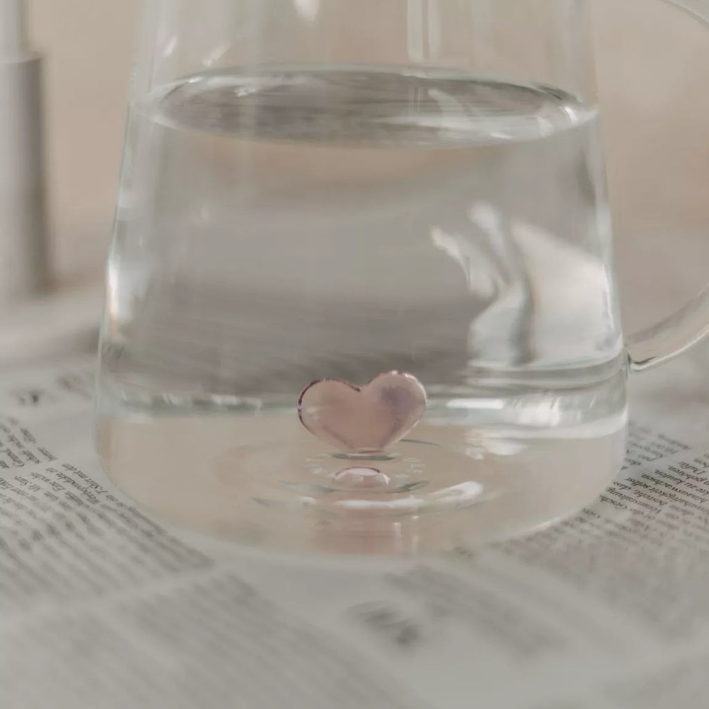 CARAFE EN VERRE COEUR ROSE