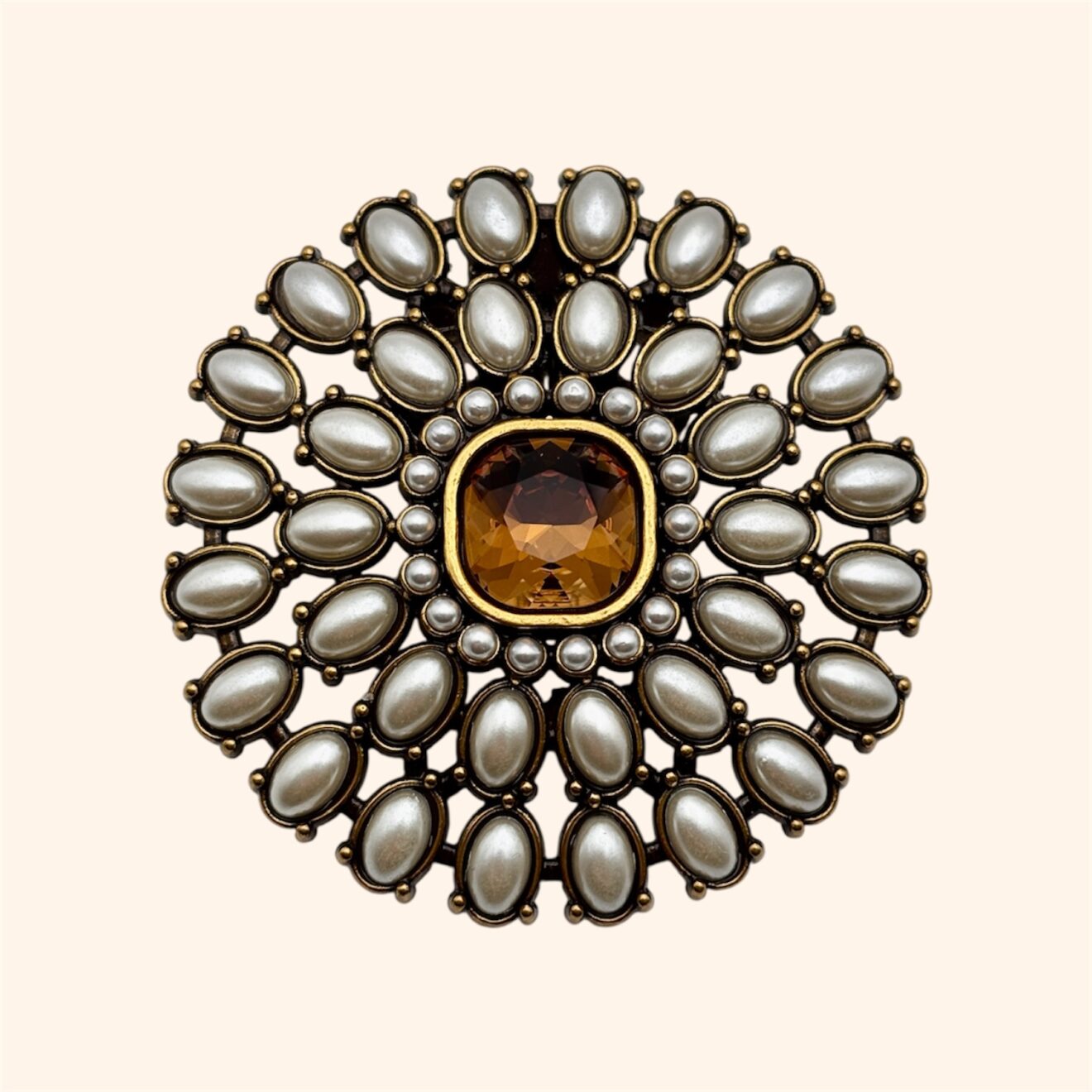 Clip - Paon majestueux blanc