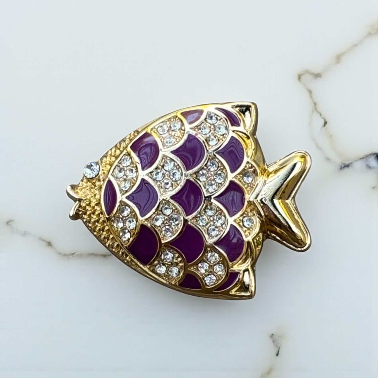CLIP DORAD STRASS FUSHIA