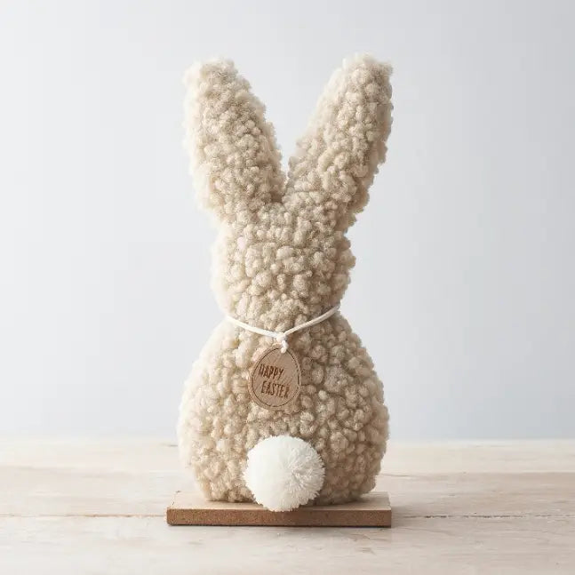 Lapin crème sur base en bois